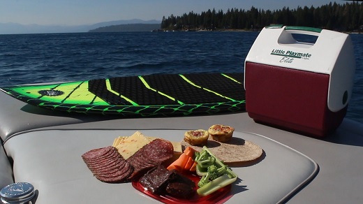Snacks-And-Drinks-on-Boat 