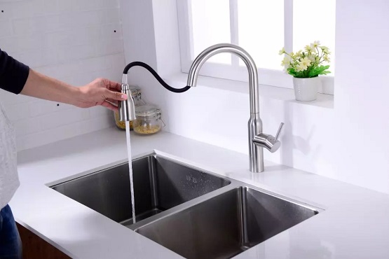 Kitchen-Pull-Out-Taps-Water-Plants 