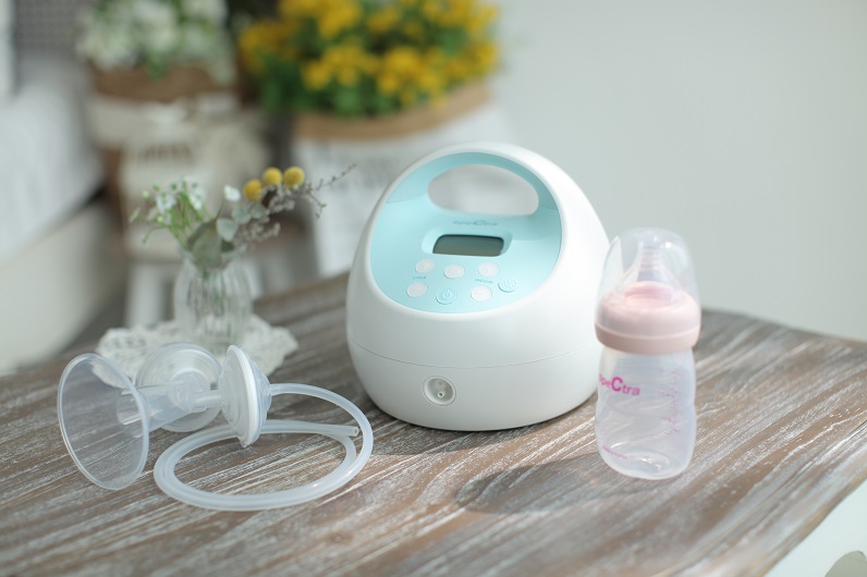 picture of breastfeeding pump kit on a table