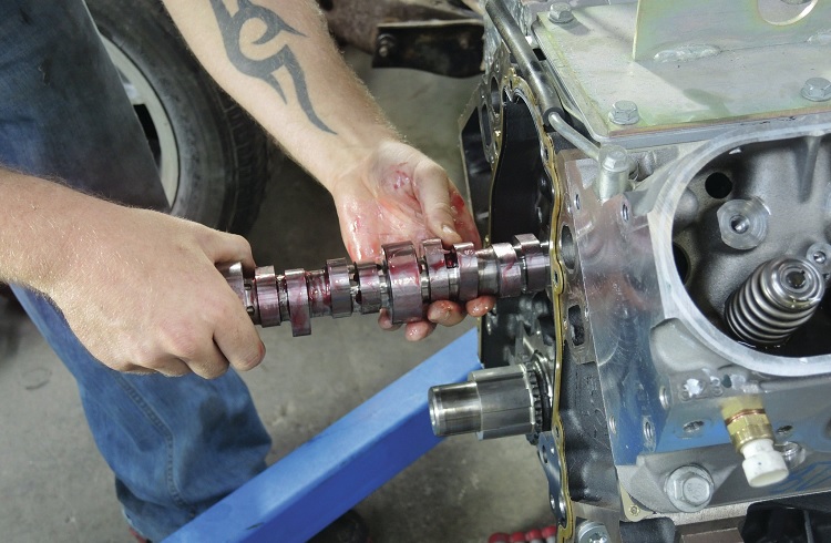 Installing crankshaft in the engine