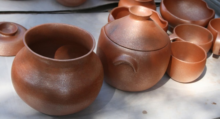 micaceous clay pots